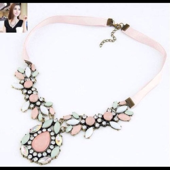 Jewelry - Pale Pink Formal Necklace